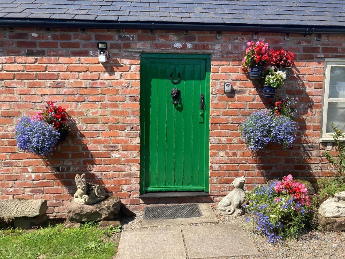 Little Pentre Barn With Cosy Logburner Villa Wrexham Exterior foto